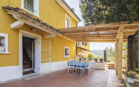 Country House Casalguidi 191 Private Pool: Hjem, Arkitektur, Hus, Dør, Stol, Estate, Sommerhus, Veranda, Skygge, Stueplante