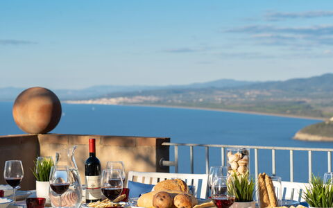 Sunset Sea View, Baratti, Populonia, Wifi, Ac: Himmel, Vand, Sky, Mad, Bordservice, Bord, Møbel, Ejendom, Bygning, Azure