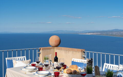 Sunset Sea View, Baratti, Populonia, Wifi, Ac: Vand, Himmel, Bord, Bordservice, Mad, Ejendom, Møbel, Blå, Sky, Stol