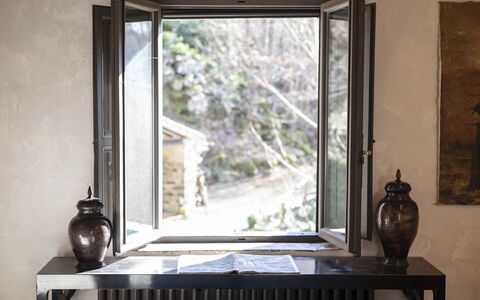 Mulino Morandi: Ejendom, Vindue, Træ, Indretning, Textile, Stue, Skygge, Væg, Etage, Bygning