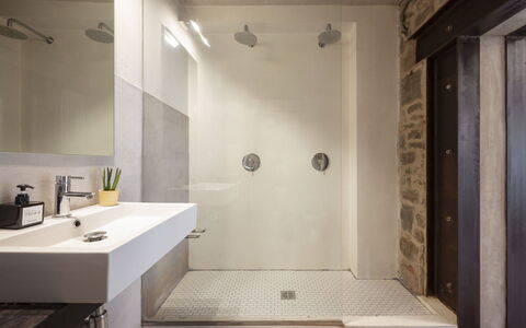 Mulino Morandi: Spejl, Tap, Sanitærarmatur, Håndvask, Badeværelse, Badeværelsesvask, Gulvbelægning, Etage, Træ