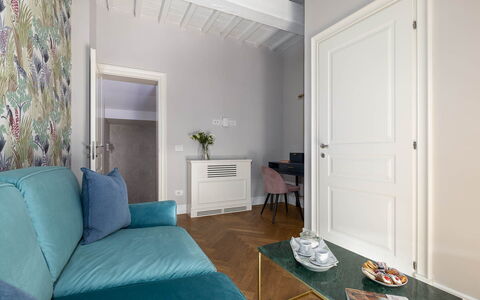 Torretta Penthouse Luxury Apartment In Florence By: Indretning, Møbel, Gulvbelægning, Væg, Etage, Træ, Værelse, Textile, Hjem, Stue