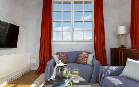 Torretta Penthouse Luxury Apartment In Florence By: Indretning, Møbel, Gulvbelægning, Etage, Textile, Værelse, Hjem, Stue, Lejlighed, Loft