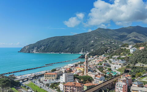 Moneglia 160: Vand, Himmel, Daytime, Sky, Bygning, Blå, Azure, Bjerg, Krop Af Vand, Coastal Og Oceaniske Landskabsformer