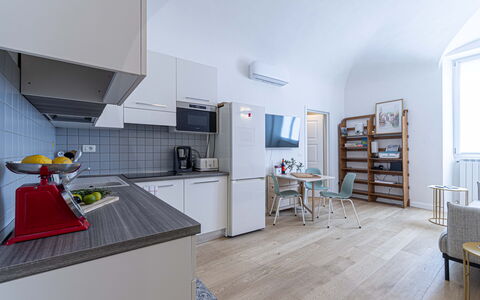 Atelier la Scala: Cabinetry, Møbel, Countertop, Køkken, Komfur, Håndvask, Husholdningsapparat, Køkken Apparat, Bygning, Tap