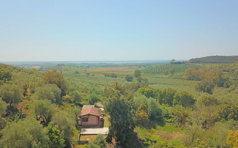 La Casetta: Himmel, Plantesamfund, Plante, Vindue, Naturlige Landskab, Land Lot, Træ, Hus, Græs, Græs-