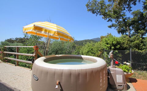 La Casetta: Plante, Himmel, Træ, Skygge, Automotive Dæk, Biome, Fritid, Blomsterkrukke, Landskab, Gas