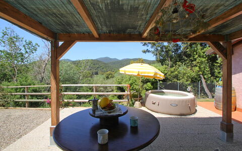 La Casetta: Himmel, Plante, Ejendom, Skygge, Belysning, Træ, Arkitektur, Indretning, Fritid, Landskab