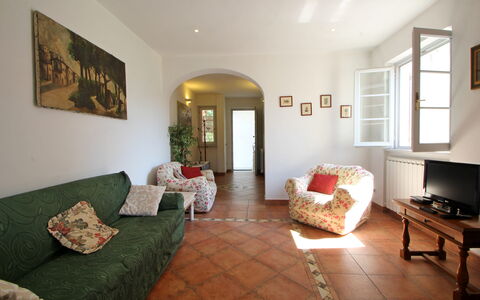 Casa Luigi: Møbel, Billedramme, Couch, Bygning, Komfort, Indretning, Vindue, Lampe, Stue, Bord