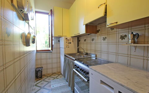 Casa Il Prato: Cabinetry, Ejendom, Tap, Køkkenvask, Countertop, Håndvask, Komfur, Indretning, Køkken, Køkken Apparat