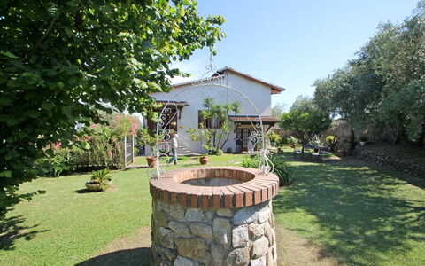 Casa Il Prato: Plante, Ejendom, Himmel, Bygning, Træ, Land Lot, Hus, Græs, Landdistrikt, Landskab