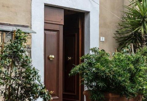 Bocelli: Plante, Ejendom, Bygning, Dør, Træ, Hus, Væg, Line, Home Dør