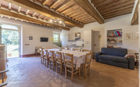 Le Casaline Di Sopra, Massa Marittima: Bord, Møbel, Ejendom, Couch, Stueplante, Træ, Vindue, Indretning, Gulvbelægning, Etage