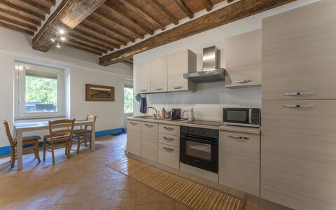 Le Casaline Di Sopra, Massa Marittima: Cabinetry, Møbel, Countertop, Stol, Skuffe, Vindue, Komfur, Træ, Bygning, Køkken Apparat