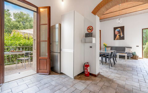 Torri 15 Holiday Home: Plante, Ejendom, Bygning, Stueplante, Træ, Dør, Indretning, Billedramme, Etage