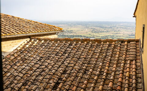 Appartamento Vagnucci: Himmel, Træ, Mursten, Bygning, Murværk, Gulvbelægning, Toner Og Skygger, Rektangel, Tag, Facade