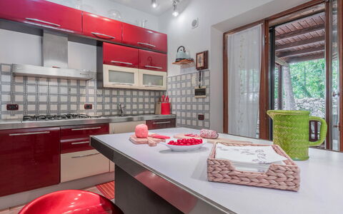 Santa Colomba House, Siena, Nature And Pool: Cabinetry, Ejendom, Countertop, Køkken, Bord, Indretning, Træ, Belysning, Gulvbelægning, Arkitektur