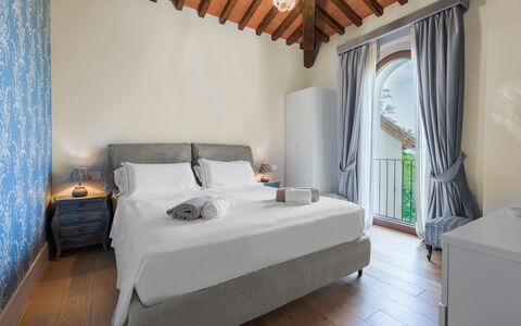 Ciliegino Spereto Apartment, Pool And Relax , Mont: Indretning, Soveværelse, Hjem, Møbel, Seng, Sengetøj, Værelse, Sengetøj, Lejlighed, Bed Frame