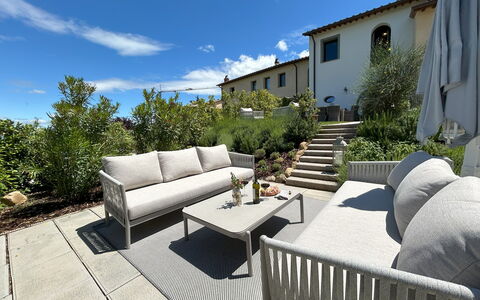 Ciliegino Spereto Apartment, Pool And Relax , Mont: Møbel, Udendørs Møbler, Bord, Hjem, Stol, Udendørs Bord, Gårdhave, Have, Estate