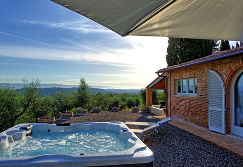 Casa Andrea: Vand, Himmel, Sky, Plante, Vindue, Bygning, Svømmepøl, Azure, Skygge, Arkitektur