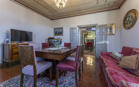 Orazio Liberty House,Lunigiana, Nature: Møbel, Billedramme, Bord, Træ, Belysning, Indretning, Etage, Gulvbelægning, Stol, Bygning