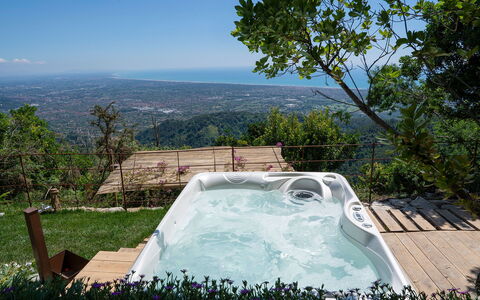 La Casa Sul Forte: Himmel, Ejendom, Plante, Træ, Naturlige Landskab, Bygning, Landskab, Vand, Ejendom, Fritid