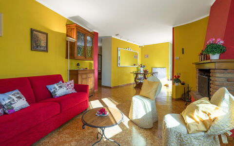 Bellavista Tuscany Apartment Panoramic Terrace: Plante, Ejendom, Billedramme, Møbel, Dekoration, Azure, Stueplante, Belysning, Komfort, Indretning