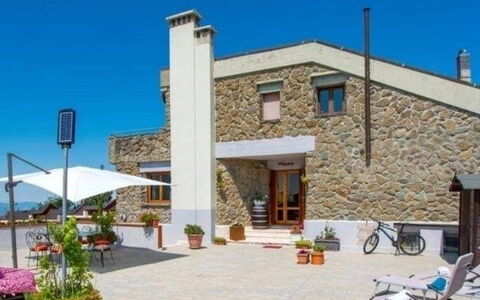 Bellavista Tuscany Apartment Panoramic Terrace: Dør, Hjem, Estate, Indkørsel, Villa, Hacienda, Hotel, Stuehus, Altan, Mansion