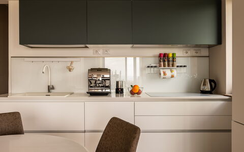 Melaiolo Modern Apartment With Pool, Montaione, To: Køkken, Countertop, Indretning, Cabinetry, Møbel, Køkken Apparat, Gulvbelægning, Belysning, Større Bandage, Hjem