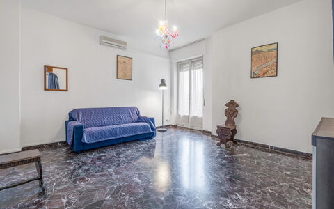 Romina Apartment, Florence, Campo Marte: Gulvbelægning, Etage, Indretning, Lejlighed, Loft, Værelse, Couch, Stue, Tæppe