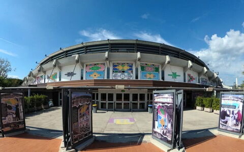 Romina Apartment, Florence, Campo Marte: Himmel, Sky, Plante, Skygge, Fritid, Bygning, Træ, City, Facade, Urban Design