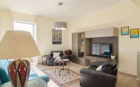 Casa Maria: Møbel, Indretning, Gulvbelægning, Etage, Couch, Væg, Værelse, Loft, Træ, Stue