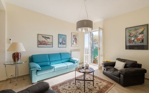 Casa Maria: Møbel, Indretning, Gulvbelægning, Couch, Etage, Værelse, Træ, Loft, Stue, Billedramme