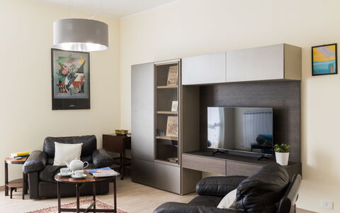 Casa Maria: Møbel, Hylde, Reol, Reoler, Indretning, Gulvbelægning, Træ, Stue, Etage, Værelse