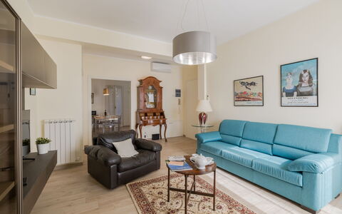 Casa Maria: Møbel, Indretning, Couch, Gulvbelægning, Etage, Værelse, Stue, Træ, Loft, Bord