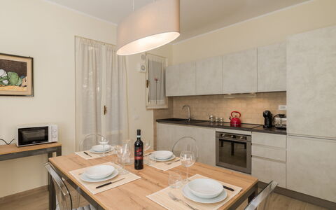 Casa Maria: Møbel, Indretning, Gulvbelægning, Træ, Countertop, Etage, Køkken, Værelse, Loft, Køkken Apparat