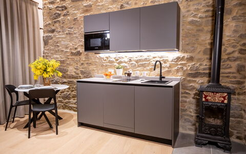 Maccari Suite: Køkken, Indretning, Køkken Apparat, Countertop, Møbel, Cabinetry, Gulvbelægning, Husholdningsapparat, Større Bandage, Hjem