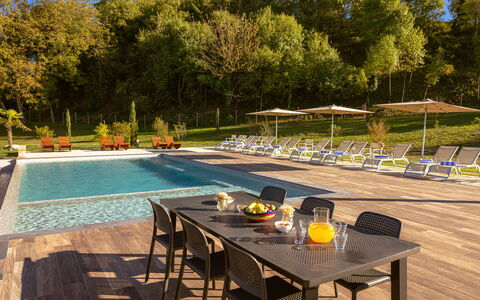 Le Torri, Borgo Campassini, Monteriggioni: Svømmepøl, Udendørs Møbler, Møbel, Udvej, Stol, Bord, Eco Hotel, Udendørs Bord, Have, Skygge