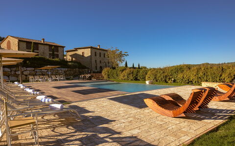 Le Torri, Borgo Campassini, Monteriggioni: Hjem, Svømmepøl, Udendørs Møbler, Udvej, Estate, Villa, Stuehus, Liggestol, Eco Hotel, Hacienda
