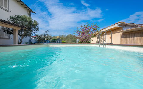 Borgo House In Florentine Hills With Pool: Blå, Svømmepøl, Kompositmateriale, Udvej, Water Feature, Eco Hotel, Hotel, Fritidscenter, Villa, Ferieby