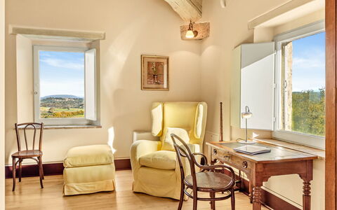 Terra Quercus: Møbel, Væg, Indretning, Værelse, Gulvbelægning, Hjem, Belysning, Loft, Etage, Stol