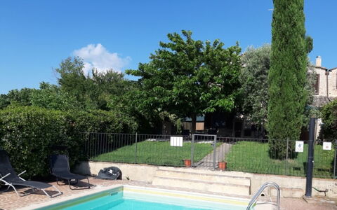 Il Bosco: Boligområde, Svømmepøl, Have, Skygge, Hacienda, Estate, Backyard, Landscaping, Gård, Villa