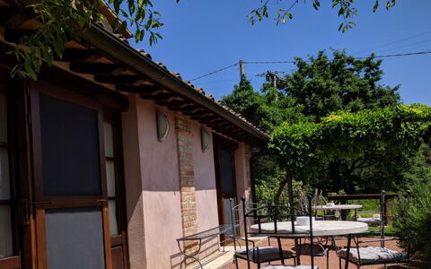 Podere della Bruciata: Dør, Skygge, Sommerhus, Stol, Altan, Udendørs Møbler, Udendørs Bord, Backyard, Gård, Bejdse