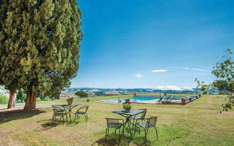 Il Tinaio: Blå, Landscaping, Parkere, Svømmepøl, Villa