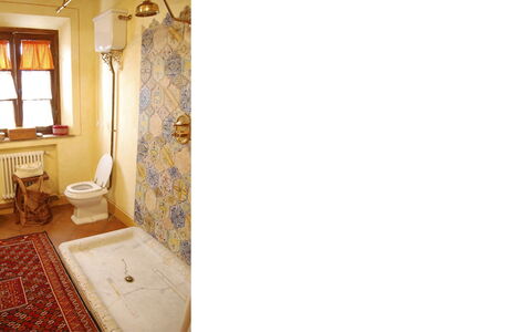 Poggio Aperto: Væg, Gulvbelægning, Indretning, Etage, Værelse, Toiletbræt, Badeværelse, Sanitærarmatur, Loft, Flise