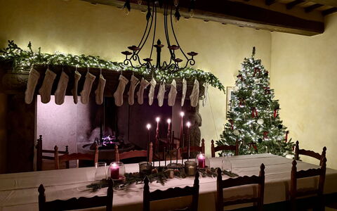 Poggio Aperto: Møbel, Indretning, Belysning, Bord, Dug, Sengetøj, Spisestue, Dekoration, Restaurant