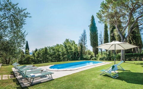 Santo Stefano: Blå, Land Lot, Svømmepøl, Estate, Have, Lawn, Skygge, Landscaping, Villa, Udendørs Møbler