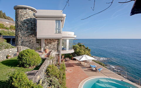 Villa Baia al Mare: Blå, Kyst, Coastal Og Oceaniske Landskabsformer, Hav, Ocean, Kyst, Mansion, Estate, Promontory