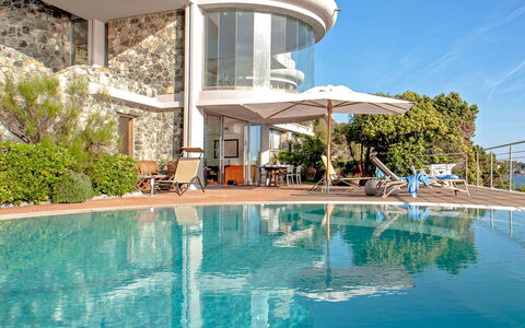 Villa Baia al Mare: Svømmepøl, Udvej, Estate, Mansion, Villa, Eco Hotel, Hotel, Hacienda, Ferieby