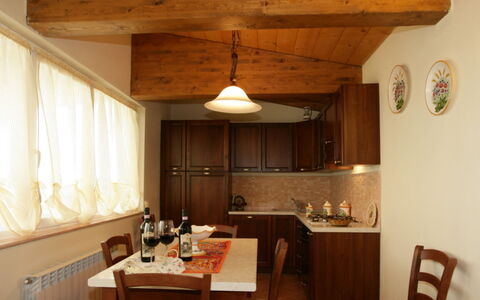 San Giuseppe Villa: Indretning, Møbel, Gulvbelægning, Træ, Loft, Countertop, Køkken, Lysarmatur, Værelse, Etage
